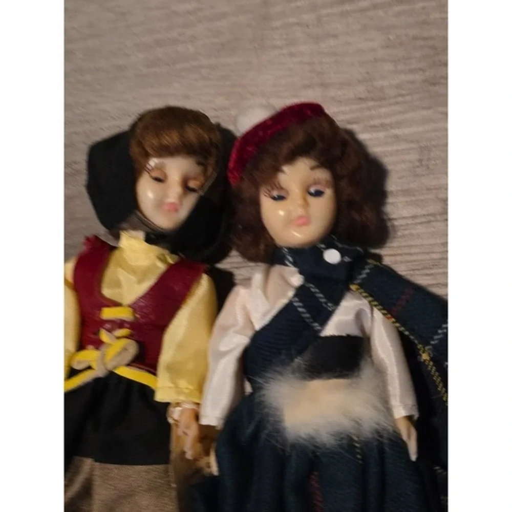 Lot Of 2 Vintage Carlson Dolls Russian Girl‎ and Scotish Girl with tags